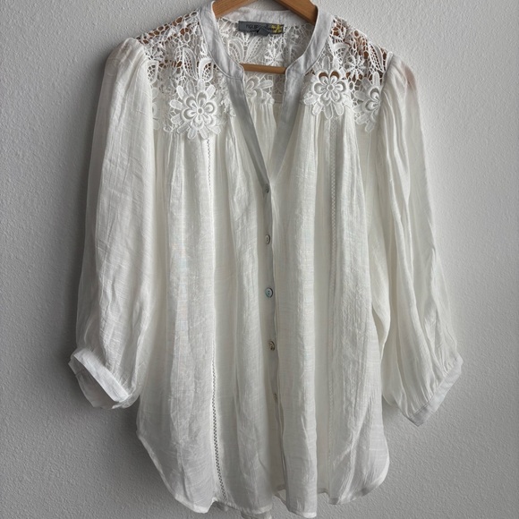 Figueroa & Flower White Drapey Elegant Lace Button Down 3/4 Sleeve Blouse - Picture 2 of 11